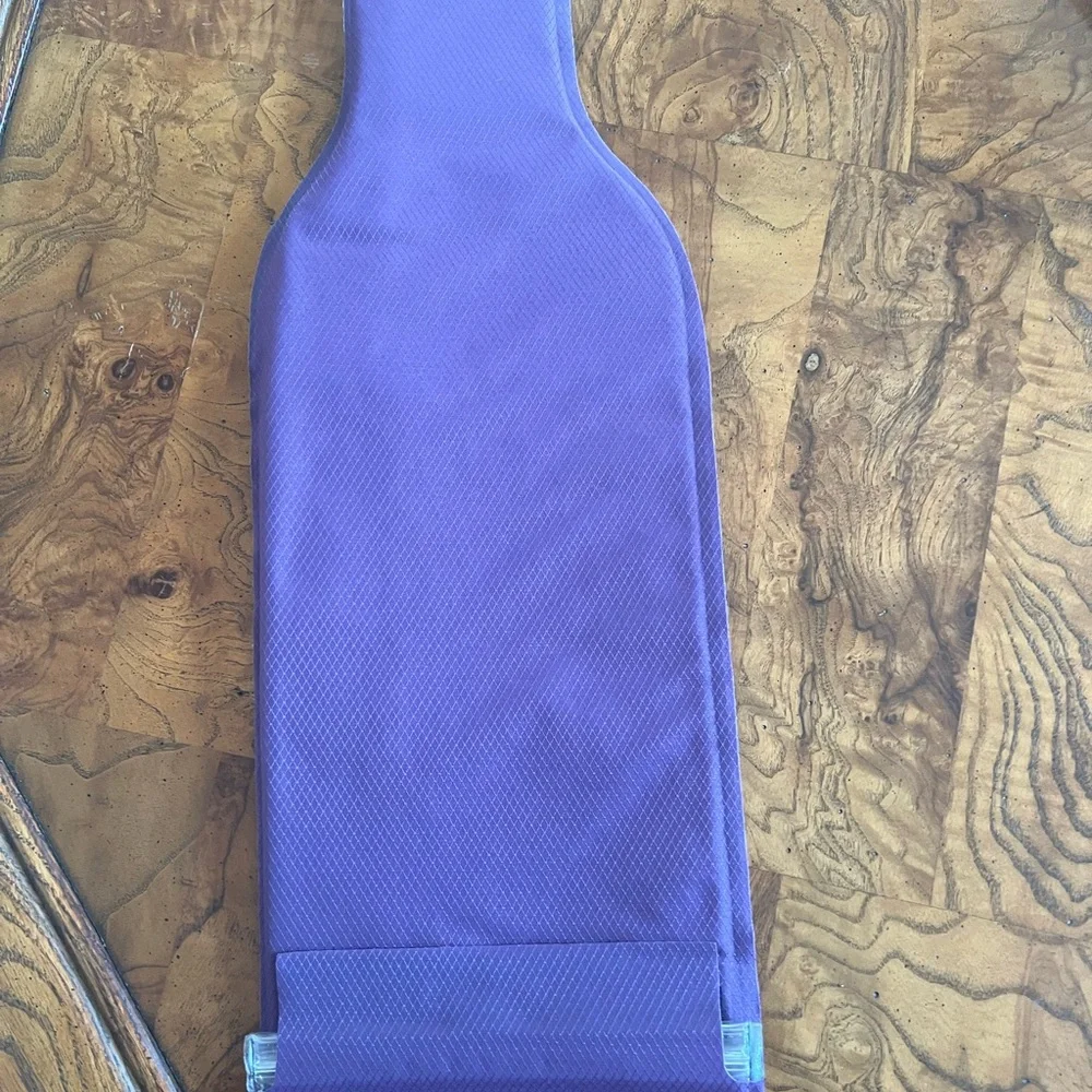 Insulated portable wine cooler/holder
